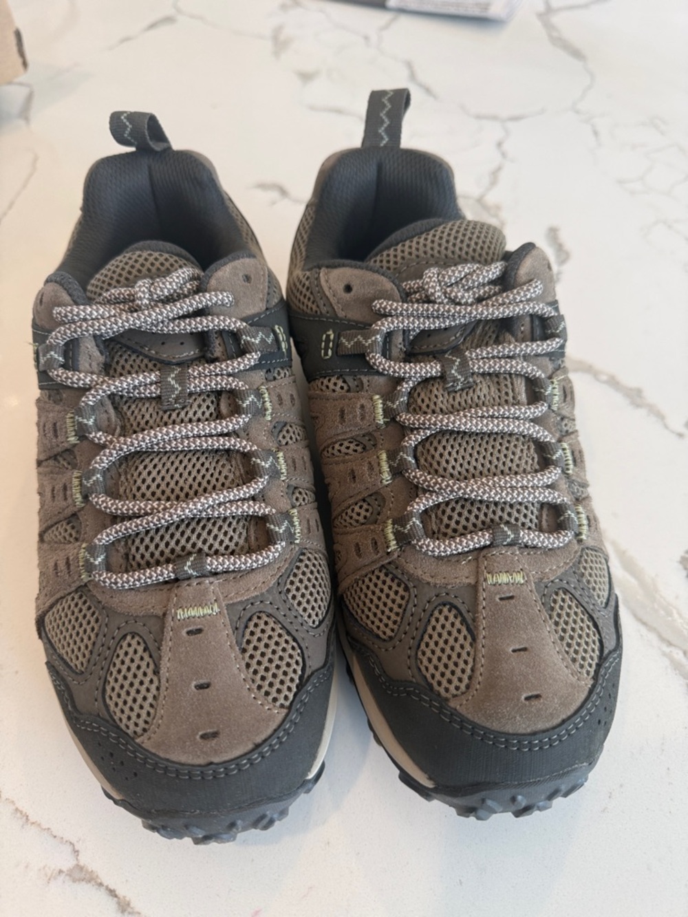 Merrell Boy’s Accentor Hiking Sneaker in Brindle- Brand New unworn - size 6
